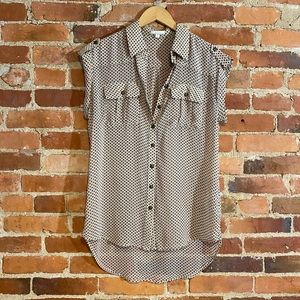 Pleionecap sleeve button up with drop tail - M